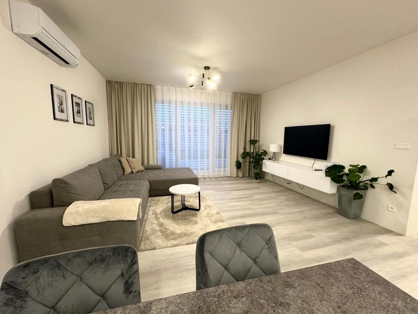 Klimatizovany Apartmanovy Dom S Virivkou, 9A 세네츠 외부 사진